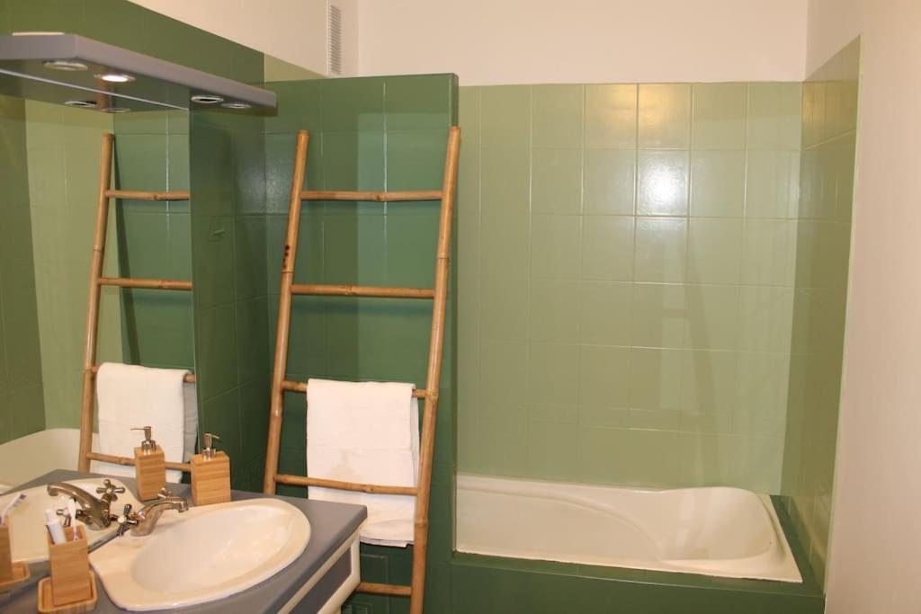 פונטורסון Appartement A 2 Pas Du Mont St-Michel מראה חיצוני תמונה