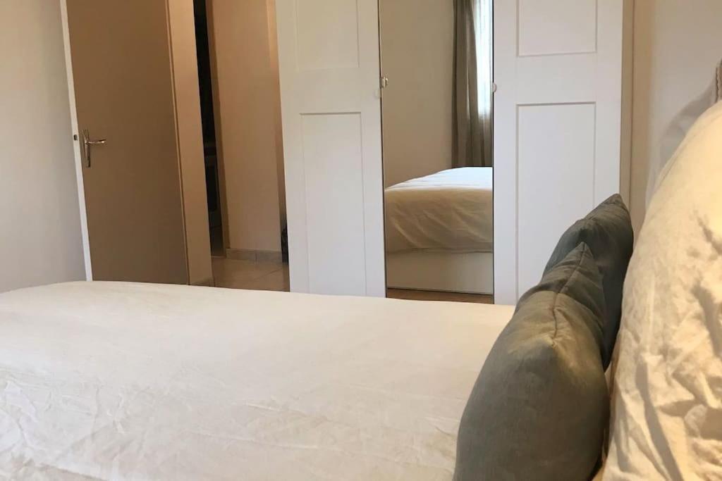 פונטורסון Appartement A 2 Pas Du Mont St-Michel מראה חיצוני תמונה